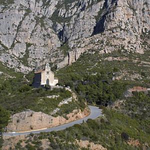 Coves del Salnitre (Salpeterhöhlen - Collbató) - Kloster: